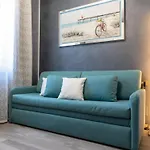 Loving - Eine Hochmoderne Drei-zimmer-wohnung Am By Interhome * 알라시오
