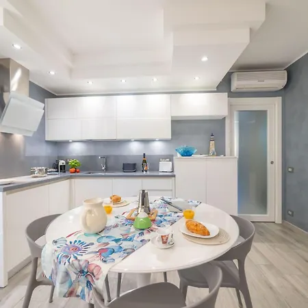 Apartment Loving Alassio - Eine Hochmoderne Drei-Zimmer-Wo By Interhome