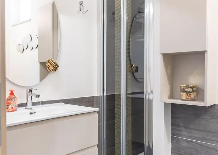 Loving - Eine Hochmoderne Drei-zimmer-wohnung Am By Interhome Apartment *