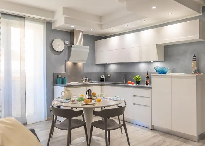 Loving - Eine Hochmoderne Drei-zimmer-wohnung Am By Interhome Alassio