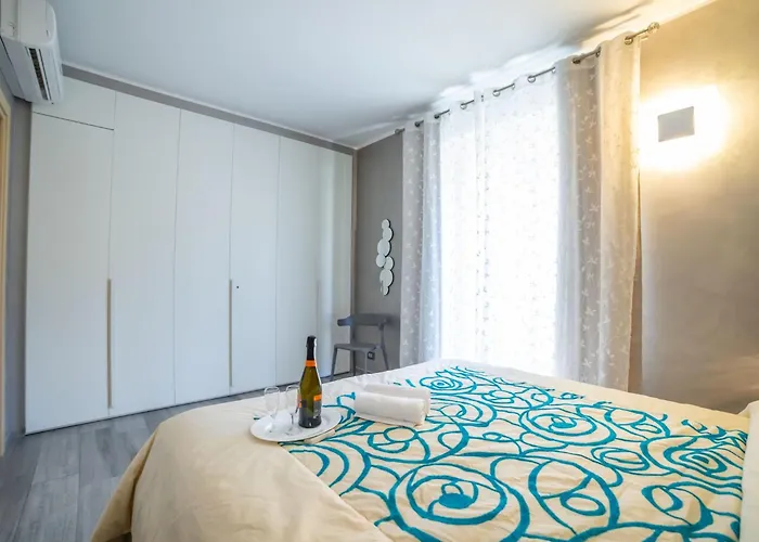 Loving - Eine Hochmoderne Drei-zimmer-wohnung Am By Interhome Lägenhet Alassio