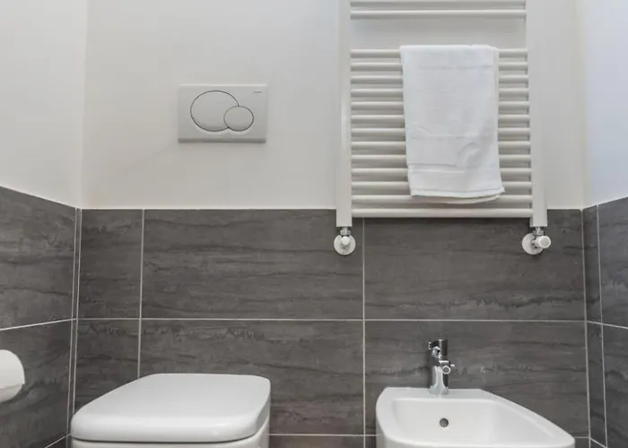 Loving - Eine Hochmoderne Drei-zimmer-wohnung Am By Interhome Alassio