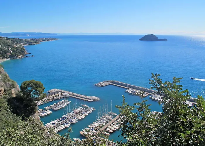 Loving - Eine Hochmoderne Drei-zimmer-wohnung Am By Interhome Apartman *